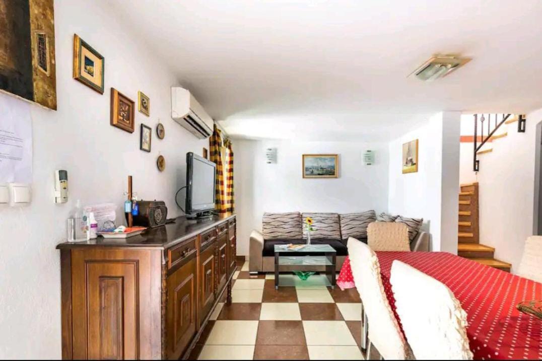 Villa Angie Old Town With Jacuzzi Спліт Екстер'єр фото